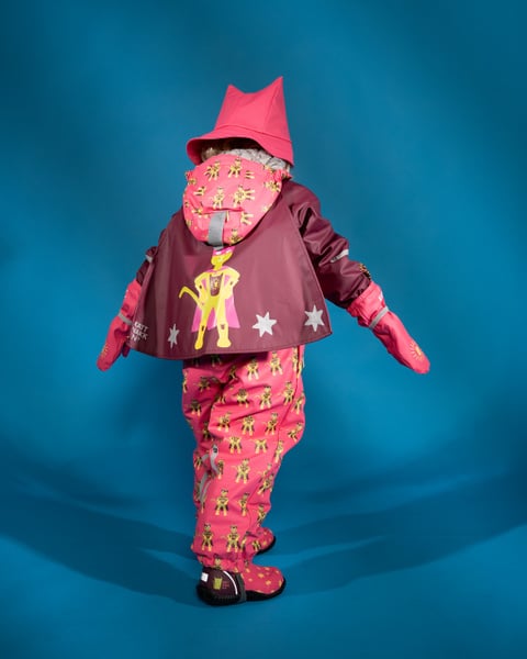 Vinterregndress Slaps Superhelt